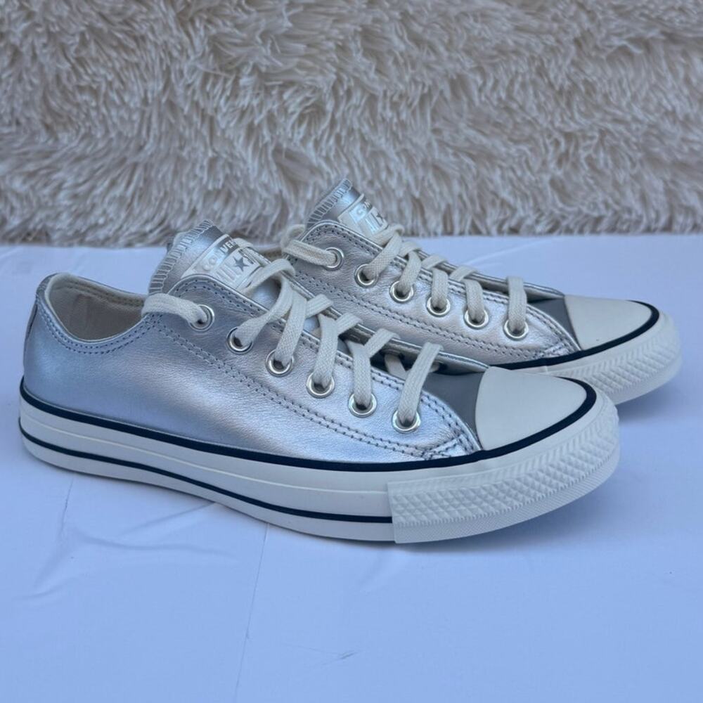 Converse Women's Silver Metallic Chuck Taylor All Star Low Leather Size 7 - Picture 6 of 13